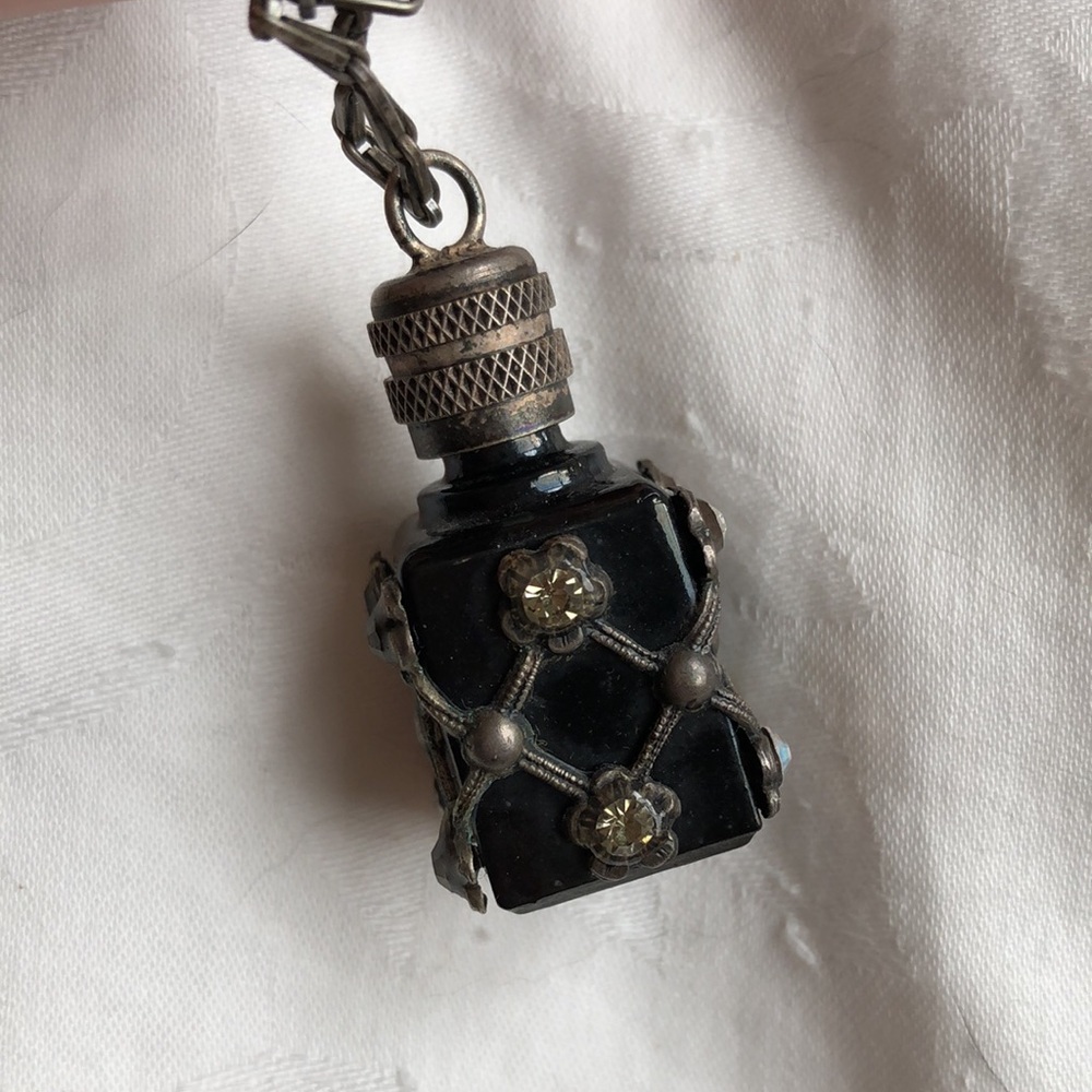 Vintage Perfume Bottle France LVP Silver Necklace La Vie Parisienne Scent 90s - Picture 7 of 7